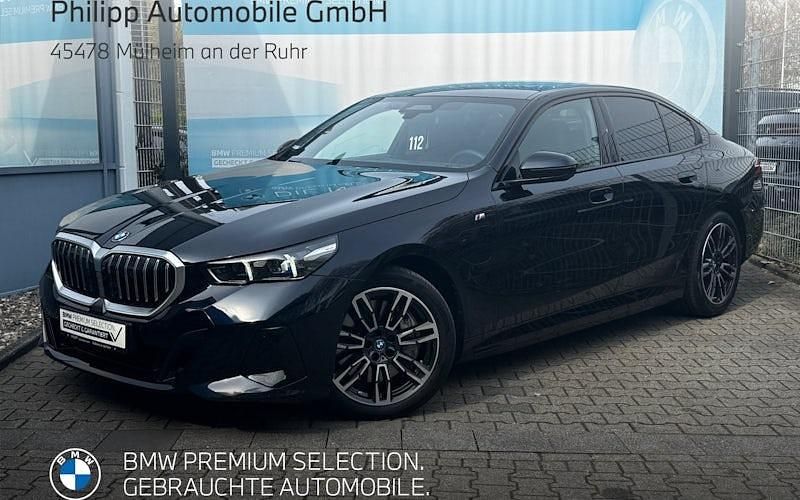 Gebraucht BMW 550e M Sport 489 PS (359 kW) 2025 Carbonschwarz Limousine