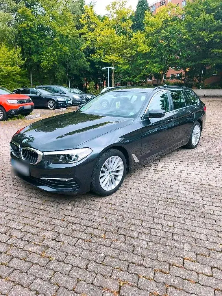 Gebraucht BMW 520 Luxury Line 190 PS (139 kW) 2019 Grau Kombi