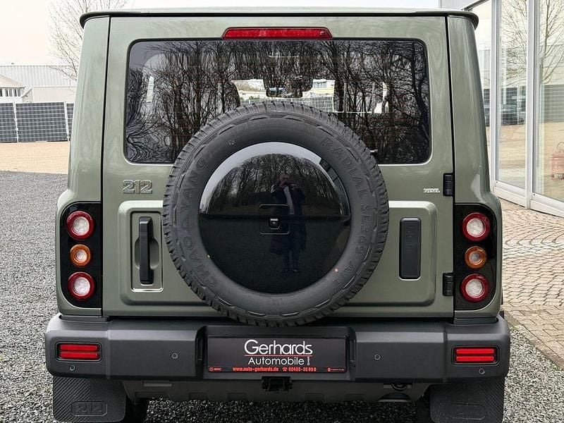 Neu BAW 212 166 PS (122 kW) 2026 Grünmetallic SUV