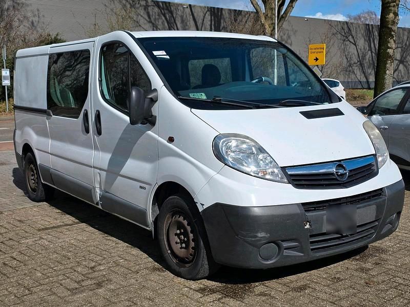 Gebraucht Opel Vivaro 114 PS (83 kW) 2012 Weiß Van / Kleinbus