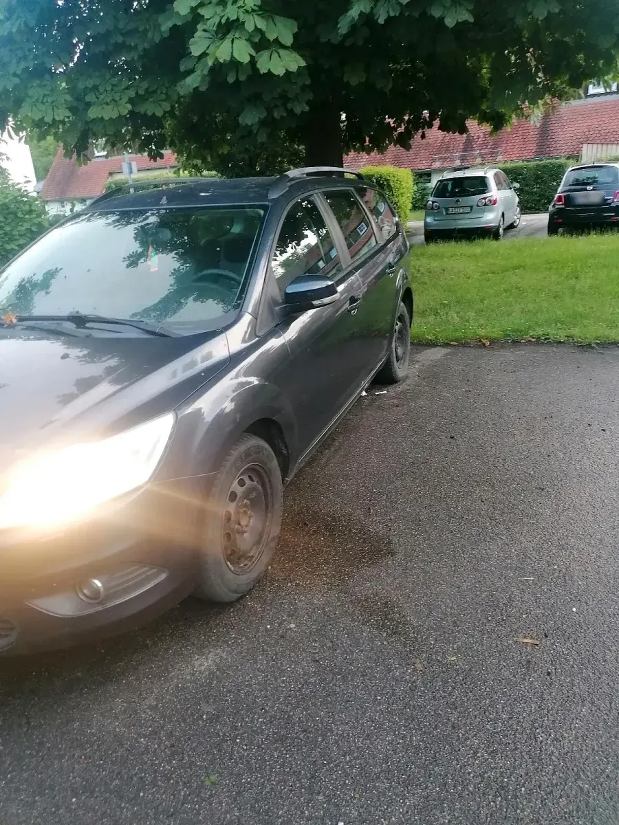 Gebraucht Ford Focus 110 PS (80 kW) 2009 Blau Kombi