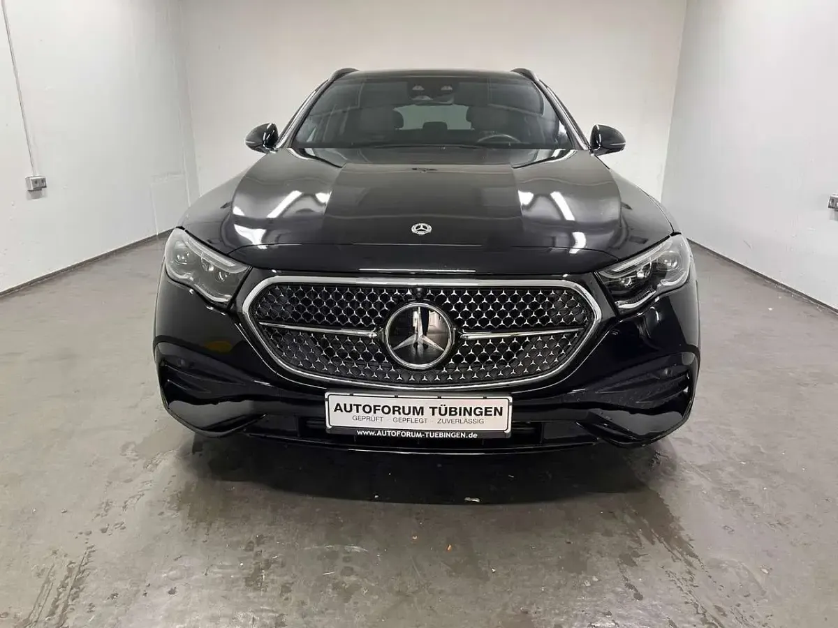 Gebraucht Mercedes E220 Advanced 197 PS (144 kW) 2024 Obsidianschwarz (metallic) Kombi