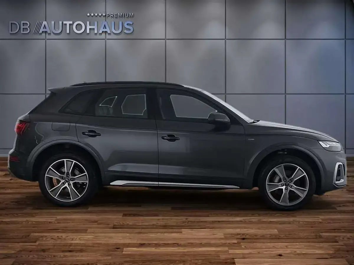 Używany Audi Q5 S-Line 299 KM (219 kW) 2023 Szary SUV