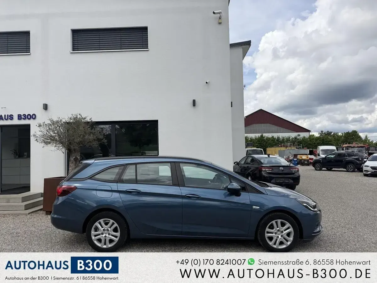 Gebraucht Opel Astra Edition 125 PS (91 kW) 2017 Blau Limousine
