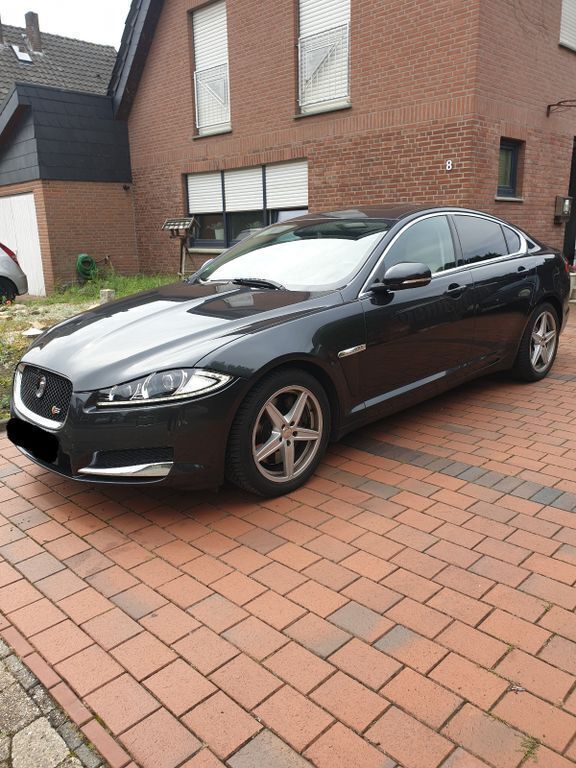 Gebraucht Jaguar XF S 275 PS (202 kW) 2015 Schwarz Limousine