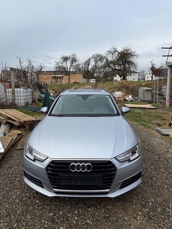 Gebraucht Audi A4 Design 150 PS (110 kW) 2018 Grau Kombi