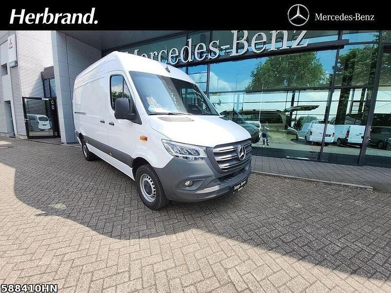 Weiss Gebraucht 2024 Mercedes Sprinter Van | 49.849 € (Etwas zu teuer) - Bild 1/4