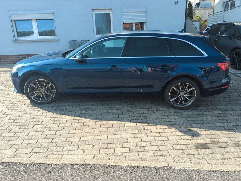 Gebraucht Audi A4 Ambiente 190 PS (139 kW) 2016 Blau Kombi