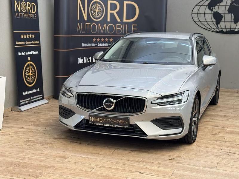 Grau Gebraucht 2023 Volvo V60 Kombi | 31.450 € - Bild 1/3
