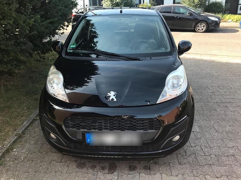 Schwarz Gebraucht 2013 Peugeot 107 Kleinwagen | 4.450 € (Fairer Preis) - Bild 1/4