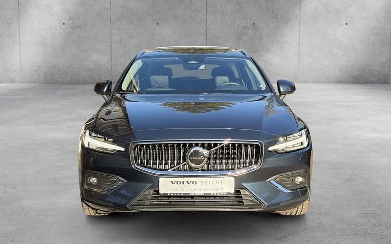 Gebraucht Volvo V60 Plus 197 PS (144 kW) 2023 Blau Kombi