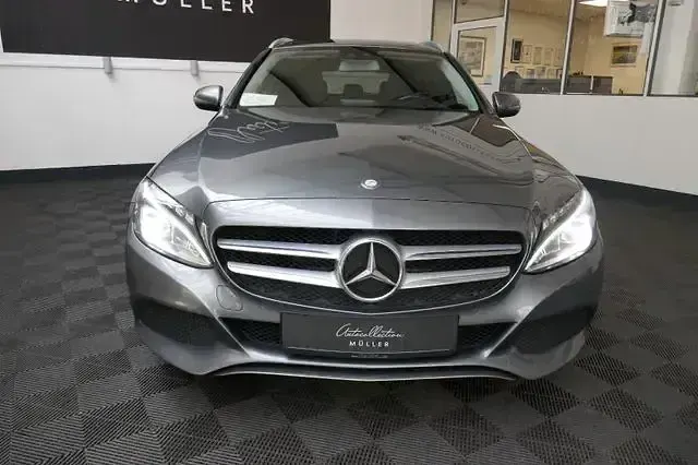 Gebraucht Mercedes C180 156 PS (114 kW) 2016 Grau Limousine