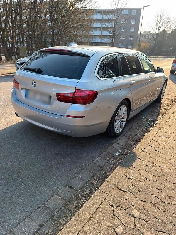 Gebraucht BMW 520 184 PS (135 kW) 2014 Grau Kombi