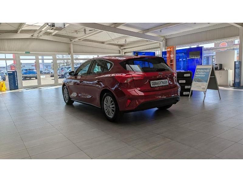 Gebraucht Ford Focus 150 PS (110 kW) 2019 Rubyrotmetallic (metallic) Limousine