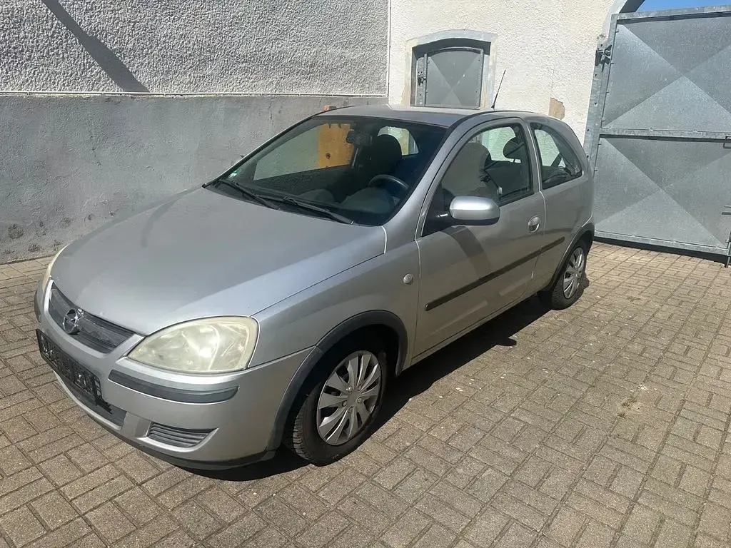 Używany Opel Corsa 60 KM (44 kW) 2004 Szary Hatchback
