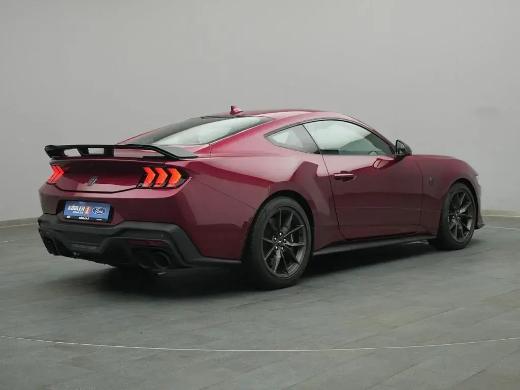 Neu Ford Mustang Dark Horse 454 PS (333 kW) 2026 Molten magenta metallic Coupé