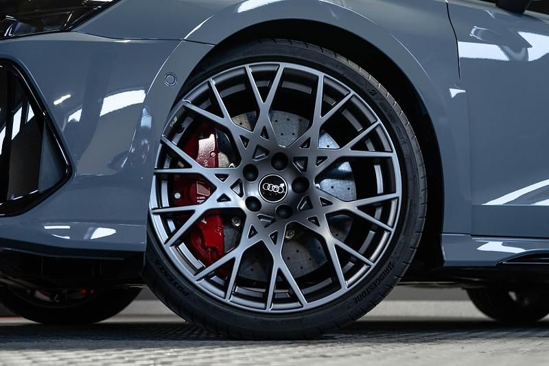 Neu Audi RS3 Design 400 PS (294 kW) 2025 Kemoragrau metallic Limousine