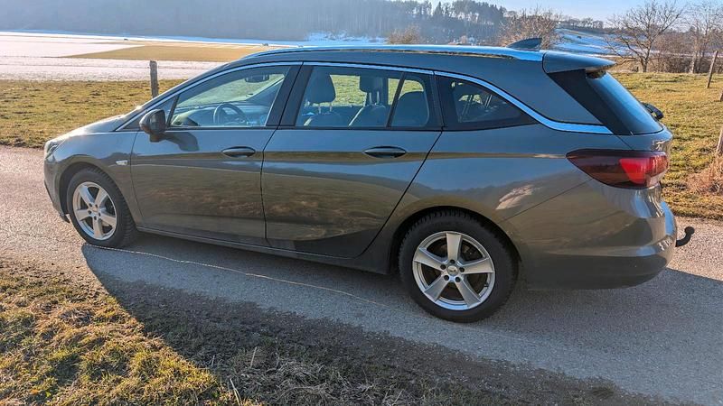 Gebraucht Opel Astra 110 PS (80 kW) 2017 Grau Kombi
