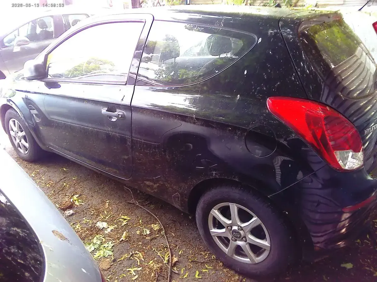 Gebraucht Hyundai i20 86 PS (63 kW) 2013 Schwarz Kleinwagen