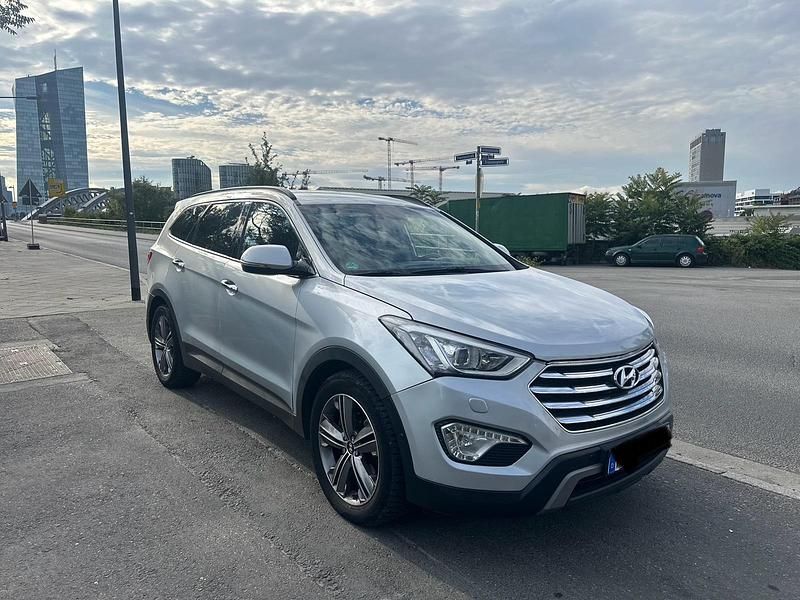 Silber Gebraucht 2015 Hyundai Grand Santa Fe SUV | 11.499 € (Superpreis) - Bild 1/4