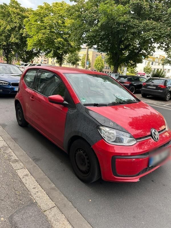 Rot Gebraucht 2017 VW up! Kleinwagen | 1.800 € (Guter Preis) - Bild 1/4
