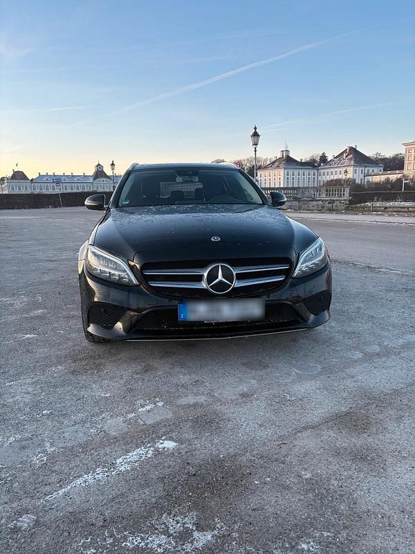 Schwarz Gebraucht 2020 Mercedes C220 Kombi | 22.500 € (Fairer Preis) - Bild 1/4