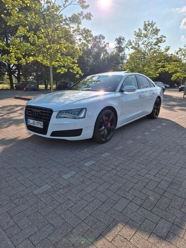 Weiß Gebraucht 2013 Audi A8 Limousine | 16.000 € (Fairer Preis) - Bild 1/4