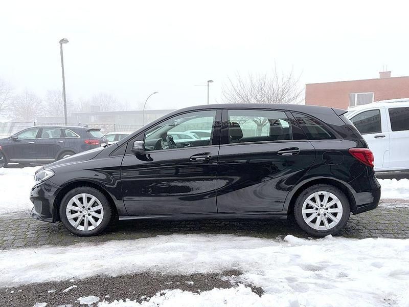 Gebraucht Mercedes B200 136 PS (100 kW) 2015 Schwarz Van / Kleinbus