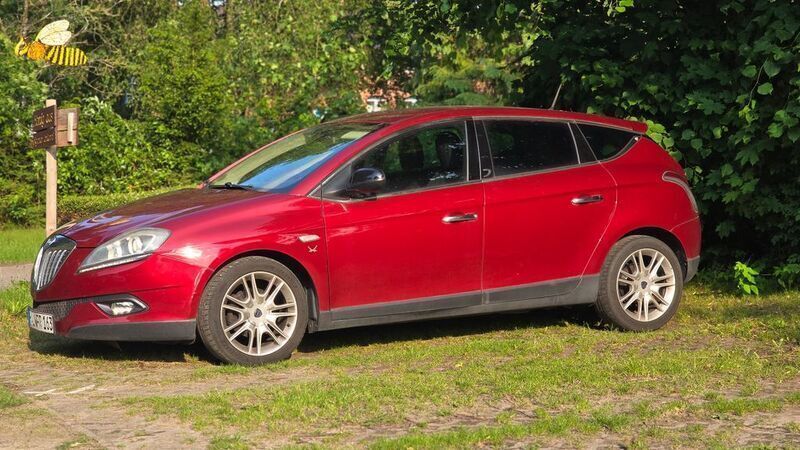Rot Gebraucht 2010 Lancia Delta Limousine | 3.000 € (Superpreis) - Bild 1/4