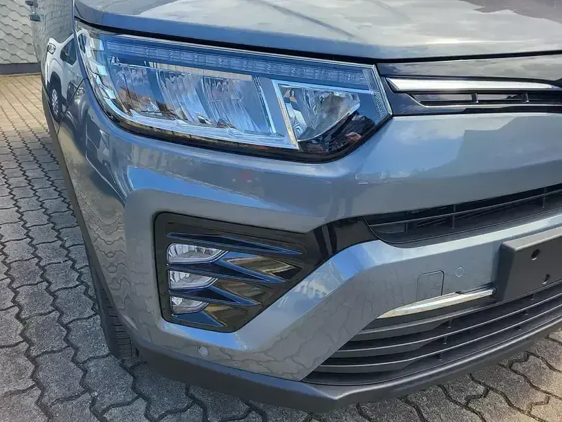 Gebraucht SsangYong Tivoli 163 PS (119 kW) 2023 Grau SUV