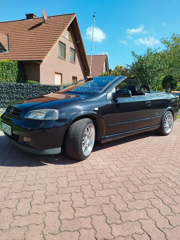 Schwarz Gebraucht 2003 Opel Astra Cabriolet Cabrio | 1.390 € (Fairer Preis) - Bild 1/4