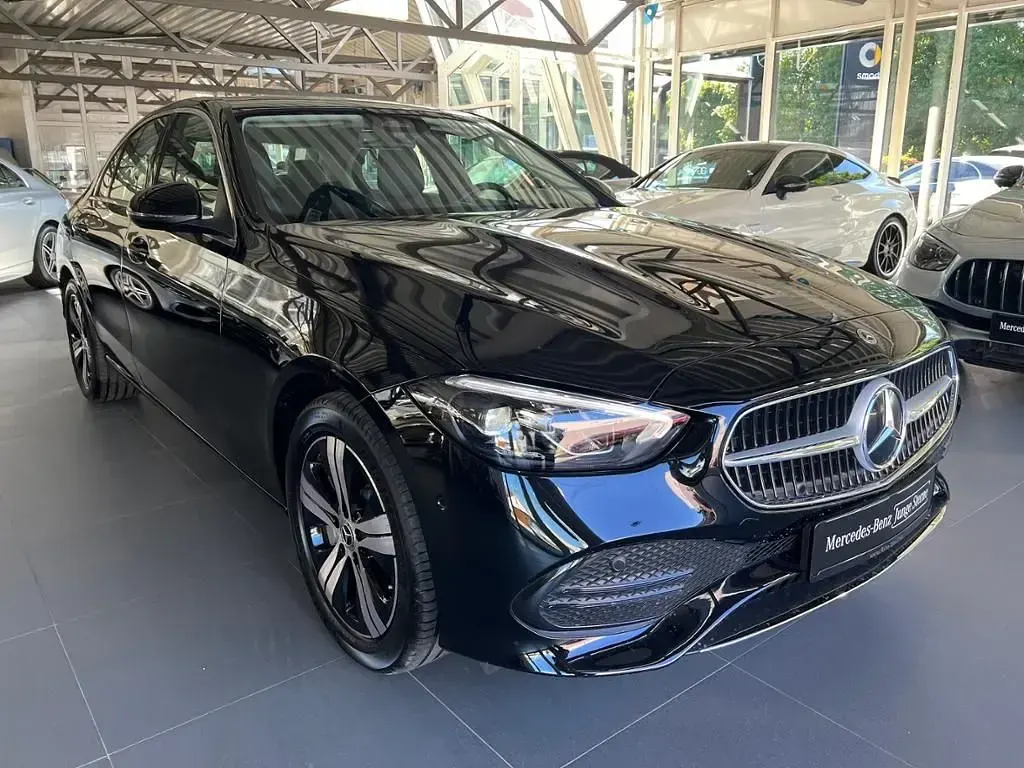 Używany Mercedes C300e Advanced Plus 204 KM (150 kW) 2025 Czarny Sedan/Limuzyna
