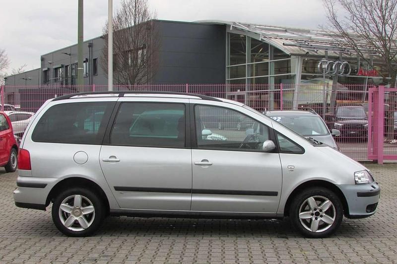Gebraucht Seat Alhambra Vigo 140 PS (102 kW) 2007 Reflexsilber metallic Van / Kleinbus