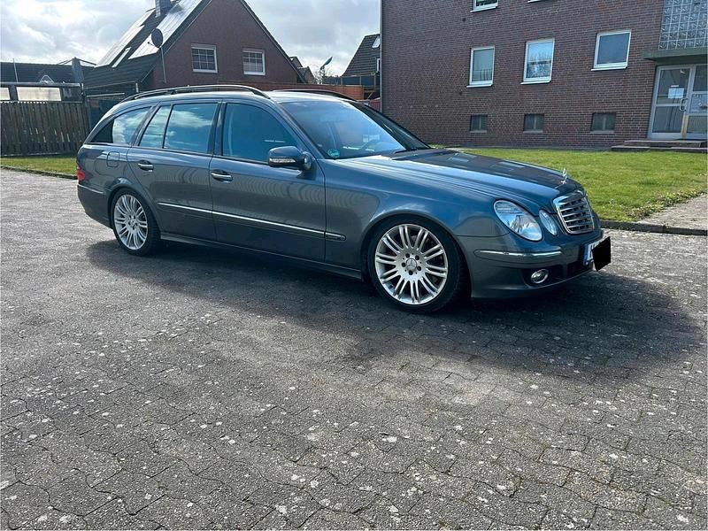 Silber Gebraucht 2007 Mercedes E320 Elegance Kombi | 6.900 € (Teuer) - Bild 1/4