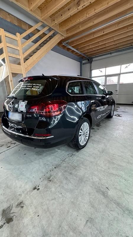 Gebraucht Opel Astra 165 PS (121 kW) 2012 Schwarz Kombi