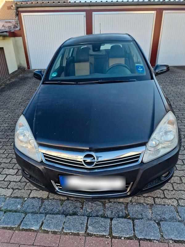 Second-hand Opel Astra 200 CP (147 kW) 2009 Berlinǎ