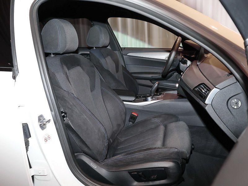 Gebraucht BMW 520 M Sport 190 PS (139 kW) 2017 Alpinweiß uni Kombi