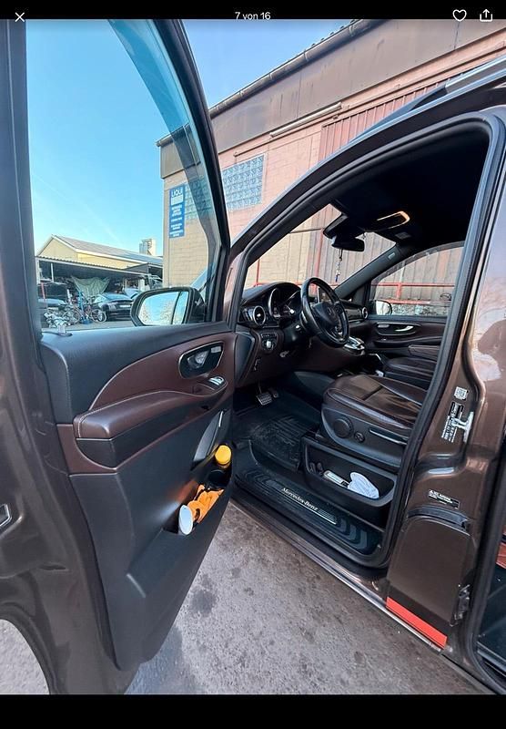 Gebraucht Mercedes V220 163 PS (119 kW) 2015 Braun Van / Kleinbus