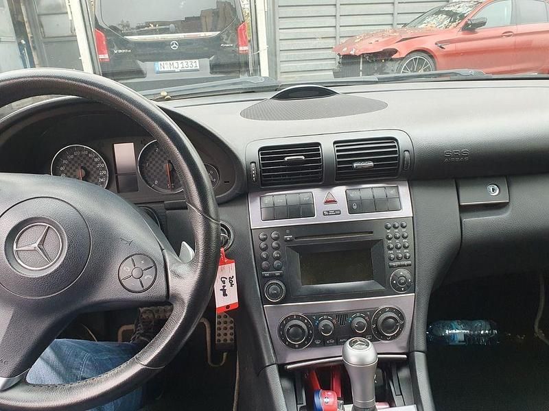 Schwarz Gebraucht 2010 Mercedes CLC220 Kleinwagen | 2.300 € (Fairer Preis) - Bild 1/4