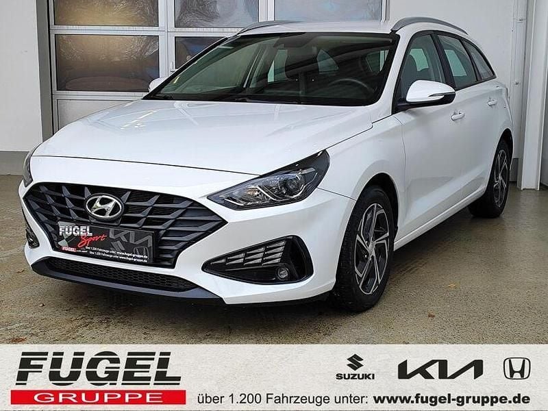 Weiß Gebraucht 2022 Hyundai i30 Kombi | 13.969 € (Guter Preis) - Bild 1/4
