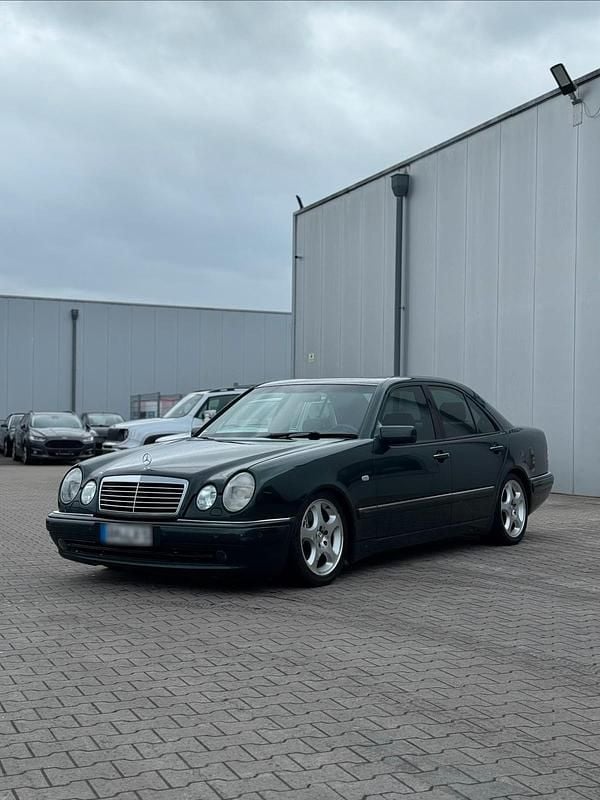 Gebraucht Mercedes E430 AMG 279 PS (205 kW) 1998 Grün Limousine