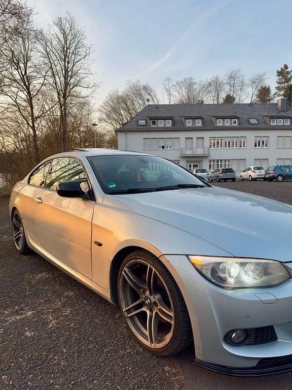 Gebraucht BMW 320 Comfort Edition 184 PS (135 kW) 2011 Silber Coupé