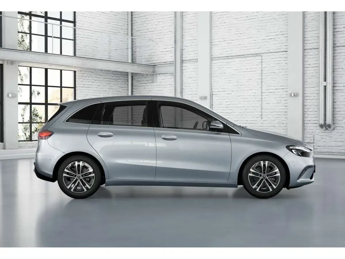 Gebraucht Mercedes B200 Advanced Plus 164 PS (120 kW) 2025 Lack hightechsilber Kleinwagen