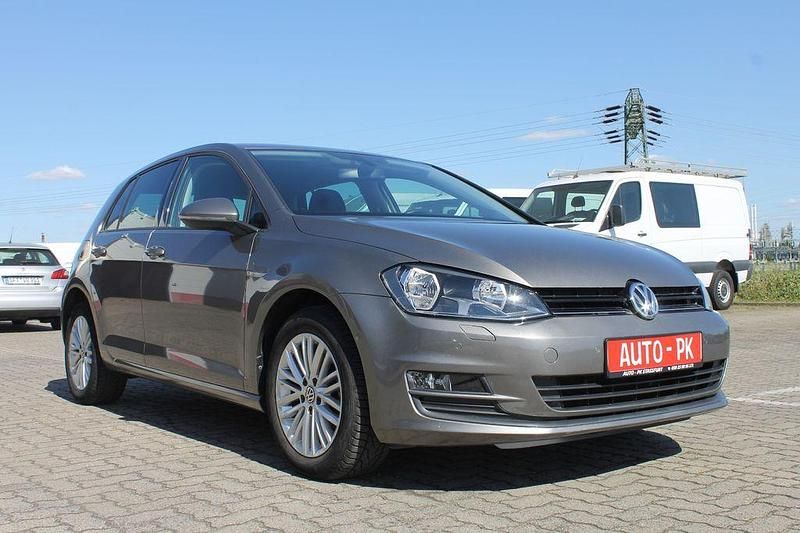 Grau Gebraucht 2014 VW Golf VII Cup Limousine | 12.490 € (Fairer Preis) - Bild 1/4