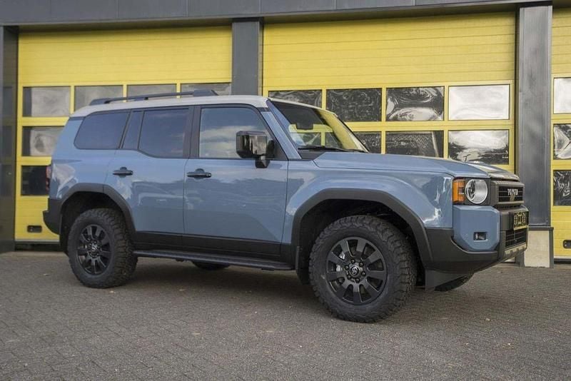 Neu Toyota Land Cruiser Edition 205 PS (150 kW) 2025 SUV