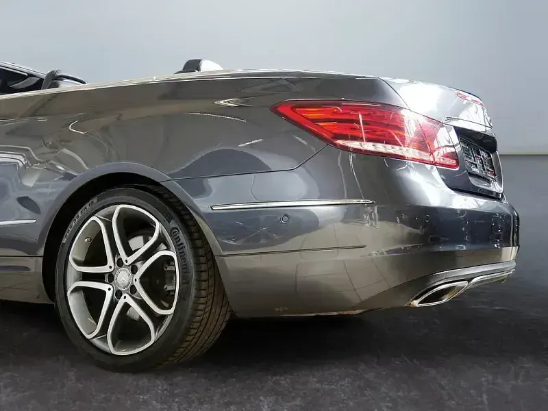 Usado Mercedes E220 170 CV (125 kW) 2017 Gris Descapotable