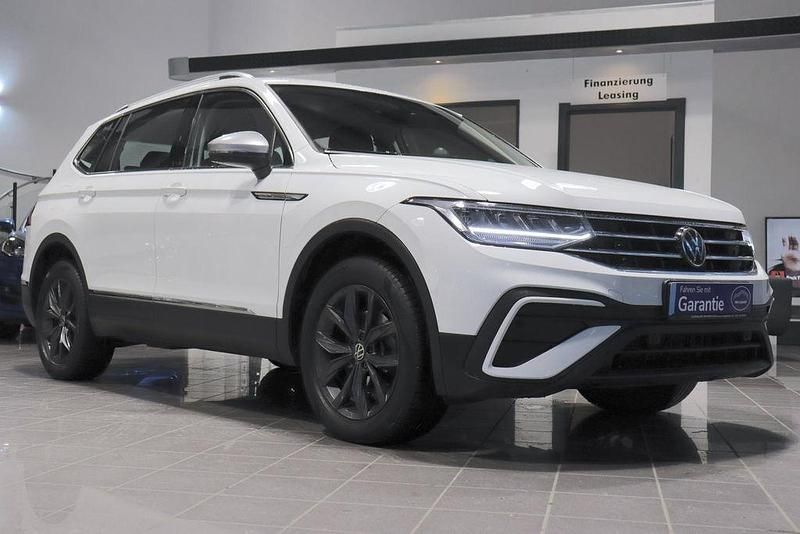 Gebraucht VW Tiguan Allspace Life 150 PS (110 kW) 2023 Pure white SUV