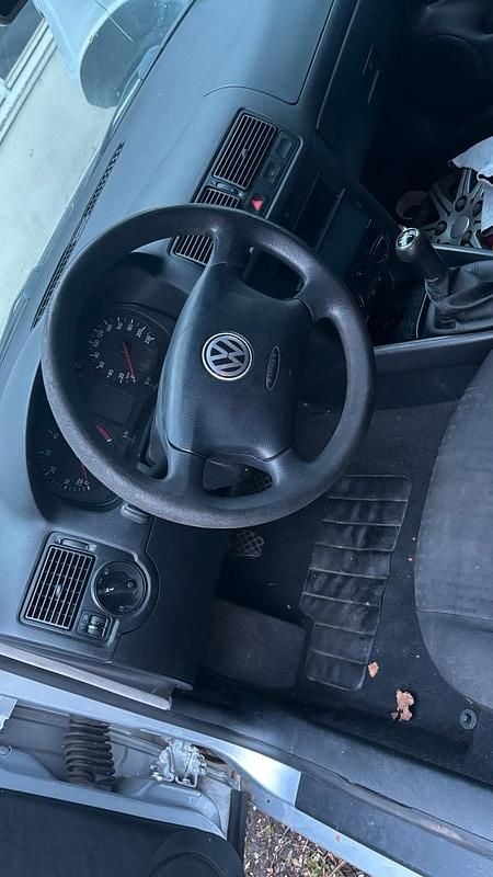 Usado VW Golf IV 2002 Prateado Sedan