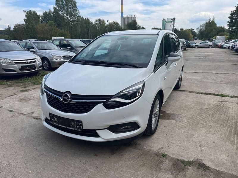 Weiß Gebraucht 2018 Opel Zafira Van / Kleinbus | 9.999 € (Superpreis) - Bild 1/4