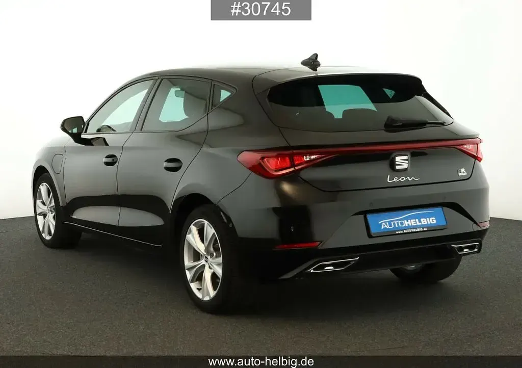 Usado Seat Leon FR 204 CV (150 kW) 2023 Negro Berlina